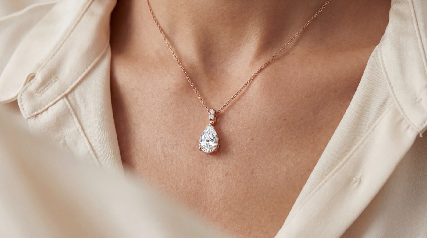 Noor Brilliant Jewelry – Diamantanhänger Lifestyle – KI-Visual
